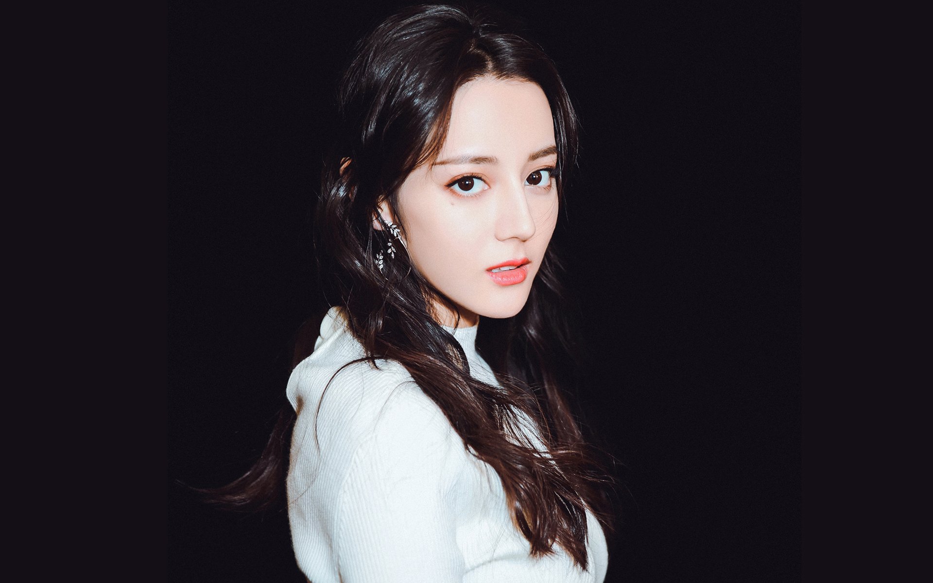 中学篮球注重团队协作能力培养塑造比赛意识,篮球队团队培育方案